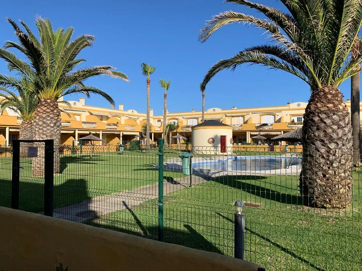 Apartamento primera linea de playa con piscina. Apartamento Tarifa 0*,  España