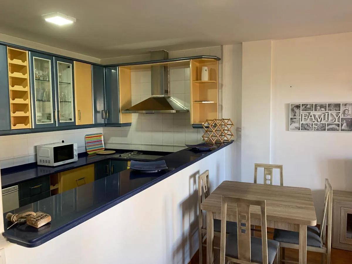 Apartamento primera linea de playa con piscina. Apartamento Tarifa